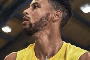 安德瑪創(chuàng)始人：庫(kù)里是兼具深思熟慮與戰(zhàn)略視野的商業(yè)領(lǐng)袖！