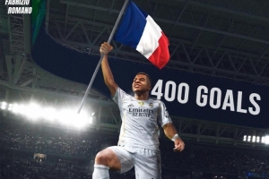 姆巴佩達(dá)成職業(yè)生涯400球里程碑，羅馬諾社媒曬海報(bào)祝賀