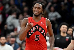 一點(diǎn)不冤！奎克利發(fā)球前推倒梅里爾犯規(guī) 猛龍?zhí)魬?zhàn)失敗