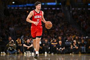 自信放光芒！申京送助攻 謝潑德加長三分正中靶心