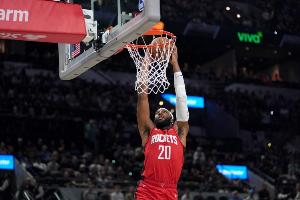 第三節(jié)9分2斷！奧科吉9中5拿到11分3板4斷 正負(fù)值+15