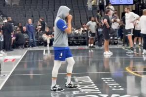 耐克庫里來了！庫里熱身時(shí)上腳 科比6Gigi 配色！