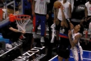 是個(gè)好帽！巴洛追防送遮天大帽被吹犯規(guī) 76人挑戰(zhàn)成功