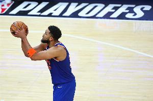 挑大梁！唐斯強(qiáng)攻打成2+1 內(nèi)外開花獨(dú)得9分率隊(duì)反超