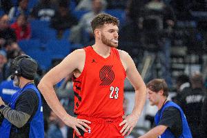 命中率17.6%！隊(duì)記：克林根要少投三分 專注于搶前場板就好