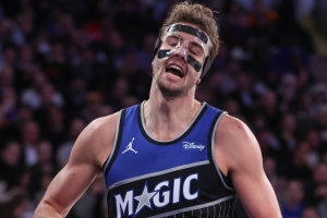 莫斯利：比賽沒達(dá)到魔術(shù)水準(zhǔn) 小瓦格納總能挺身而出就是這么靠譜