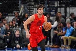 看你下半場！阿夫迪亞半場6中1拿4分3板2助 首節(jié)5中0