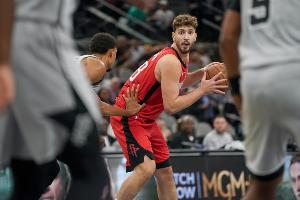 三分命中率翻倍！申京：整個(gè)夏天我都在練 在國(guó)家隊(duì)也檢驗(yàn)了成果