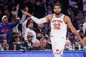 火力全開！唐斯26中13&三分14中6砍下39+11 上半場30分&正負(fù)值+13