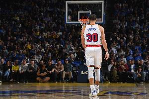 庫里：打球時我還是喜歡穿自己的鞋 不過我會找點樂子嘗試其他鞋