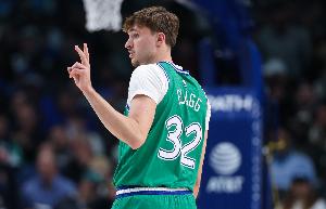 狀元本色！弗拉格強攻得手 率領(lǐng)獨行俠再次追平比分