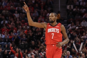 感覺(jué)來(lái)了！杜蘭特反擊接小賈傳球 再中一記追身三分