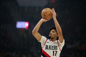 中規(guī)中矩！夏普16中7拿到19分8板3助1斷1帽