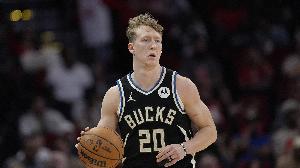 外線有譜！AJ·格林三分10中5貢獻15分 其中第三節(jié)獨得12分