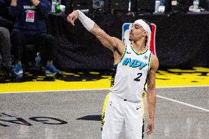 靈動(dòng)飄逸！內(nèi)姆哈德突破回環(huán)拉桿上籃打破四分鐘得分荒