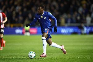 英媒：吉滕斯代表英格蘭U21出戰(zhàn)疑似受傷，加納喬可能繼續(xù)首發(fā)