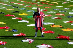 純粹的熱愛！摩納哥球迷收藏俱樂部球衣多達(dá)1146件創(chuàng)紀(jì)錄