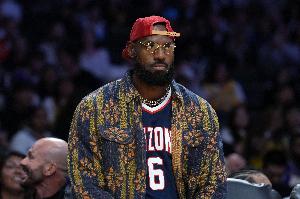 湖人本季前14戰(zhàn)10勝4負(fù)&詹姆斯缺陣 上季同期也是10-4但LBJ均出戰(zhàn)