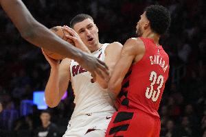 約維奇：開(kāi)局表現(xiàn)不穩(wěn)定讓人沮喪 我要再多下點(diǎn)功夫會(huì)好起來(lái)的