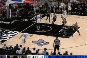 神準預(yù)判！威少回防瞅準時機飛身搶斷+擊地傳球 自己躥到界外去了