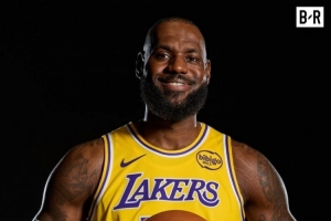 熟悉新隊(duì)友！湖記：明天將是詹姆斯本賽季首次和球隊(duì)合練