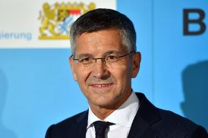 慕尼黑1860主席批拜仁主席海納：他曾問我是誰，他需要更謙虛一點