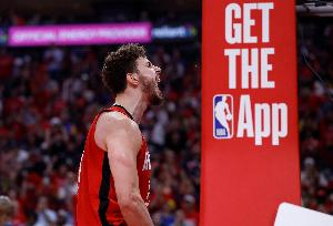 申京生涯第11場比賽至少30分10板5助 隊(duì)史第3多 僅次于哈登大夢