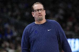 賺大了！桑德斯補籃造殺傷 76人挑戰(zhàn)成功改判祖巴茨犯規(guī)獲得2罰