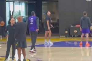 期待賽季首秀！NBA官推曬詹姆斯訓(xùn)練片段：老詹加練投籃！