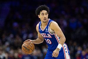 本場(chǎng)出戰(zhàn)5分鐘&賽季至今0分！納斯：現(xiàn)在很難對(duì)麥凱恩進(jìn)行評(píng)判