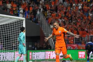 云南玉昆本賽季主場(chǎng)場(chǎng)均觀眾超2.2萬人，帶動(dòng)消費(fèi)超10億元