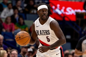 場均16.7分5.3板8.3助！開拓者官方：朱·霍勒迪因傷缺戰(zhàn)太陽