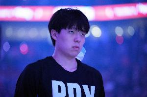 會越來越好！楊瀚森本季6戰(zhàn)場均7.1分鐘得3分1.5板 命中率37.5%