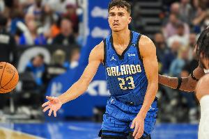 扣爽了！席爾瓦半場9中5拿到12分2板2助1斷