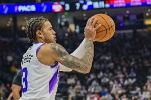 防守在哪里？基昂特·喬治半場15中9砍下23分 轟中5記三分很輕松