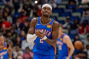 繼續(xù)延續(xù)紀(jì)錄！亞歷山大突破拉桿上籃！連續(xù)88場得分20+！