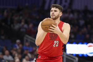 解說(shuō)：克林根地位和球權(quán)沒好多少 但靠拼勁搶機(jī)會(huì)值得小楊學(xué)習(xí)