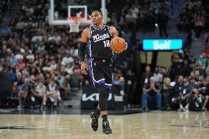 表現(xiàn)積極！威少半場5中2拿到5分5板3助2斷