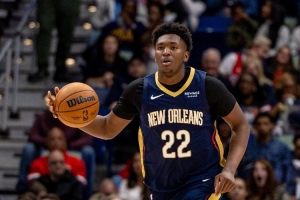 欺負(fù)老同志！新秀奎因快下隔扣瓦蘭丘納斯