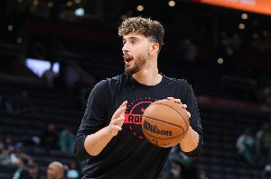 場均23.4+10+7.4！帕森斯：申京不是曇花一現(xiàn) 他還會更強(qiáng)&沒法防