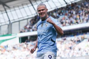 伊格萊西亞斯：哈蘭德是當(dāng)世最佳前鋒 德羅巴是歷史最佳前鋒