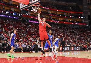 ??申京連續(xù)三場至少25分10板5助 火箭隊史首人