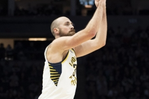 攻防都奇兵！赫夫替補27分鐘 13中7&三分9中4砍20分5板4助3帽