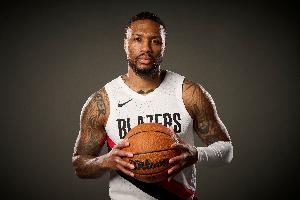 利拉德更推：我還能打一年大學(xué)籃球 是不是能回去打一年再退役？