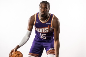 馬威談球隊(duì)傷?。鹤钪匾氖侵С株?duì)友 保持下一個(gè)人頂上來(lái)心態(tài)