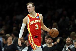 浪費(fèi)機(jī)會！肯納德?lián)寯喾磽艨栈@上丟 補(bǔ)籃也沒有