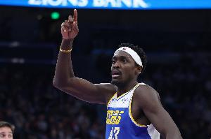 挑大梁！西亞卡姆半場9中6拿到全隊最高16分6板 三分4中2