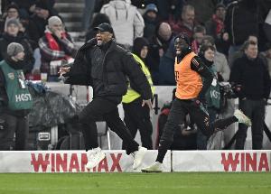 拜仁連續(xù)18場(chǎng)德甲比賽進(jìn)球2+，德甲歷史僅次于13-14賽季拜仁