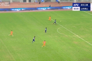 打花了！克雷桑第86分鐘推射再下一城，本場(chǎng)1射2傳，泰山5-1領(lǐng)先