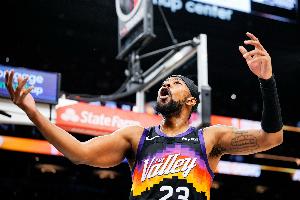 突然就追上了！森林狼連續(xù)失誤 古德溫三分+反擊上籃追到差1分